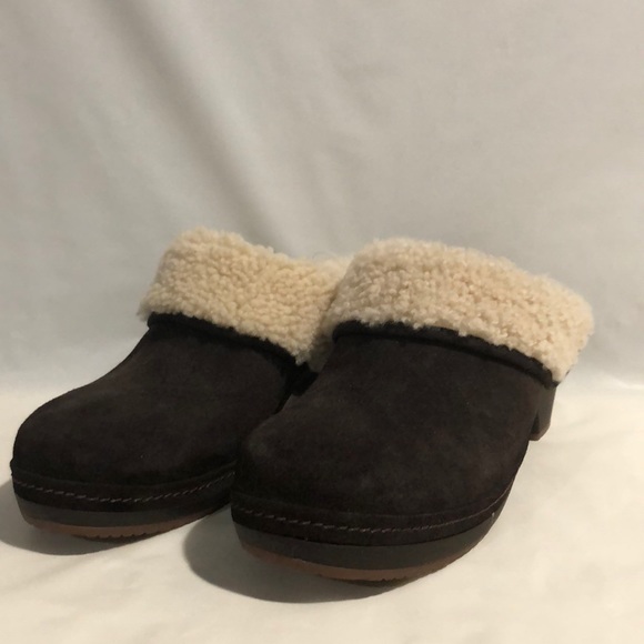 sheepskin crocs